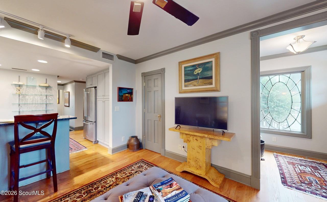 800 Howe St #A - Photo 7 of 21