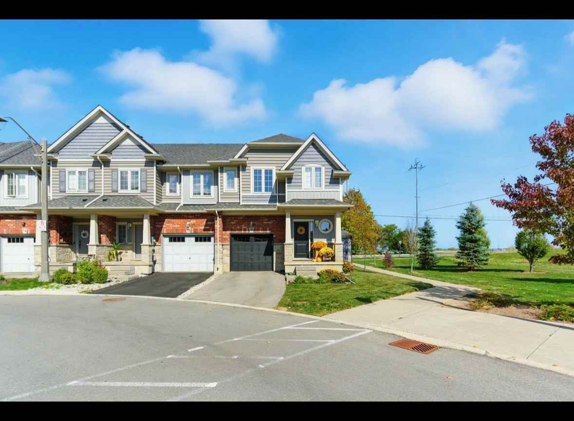 72 Dunrobin Lane - Photo 3 of 28