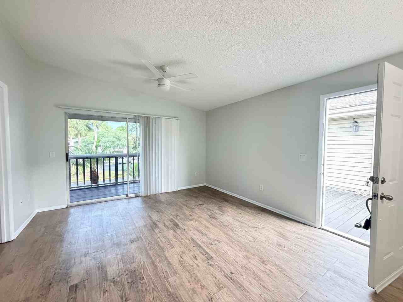 Glenbrooke Apartments - Photo 5 of 50