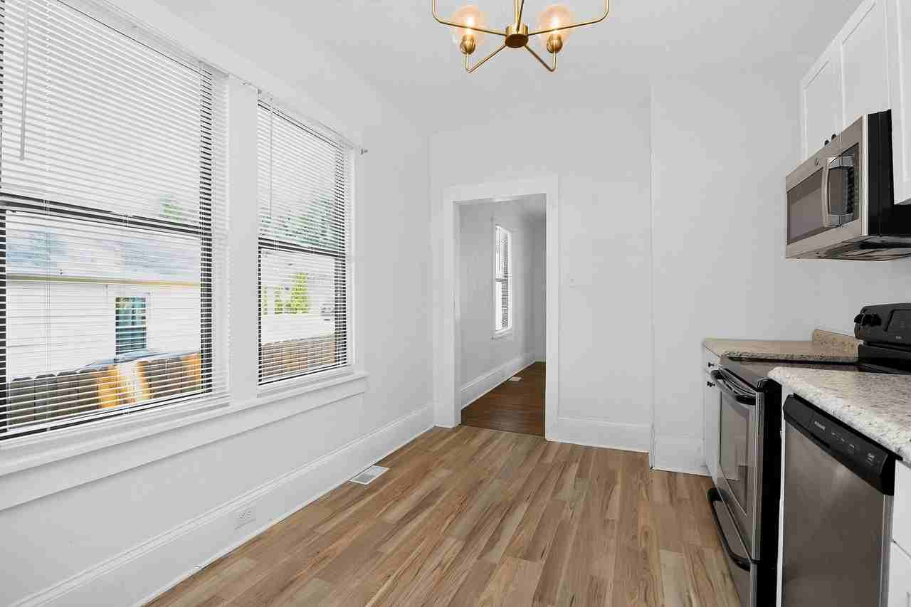 509 Katonah Ave - Photo 6 of 16