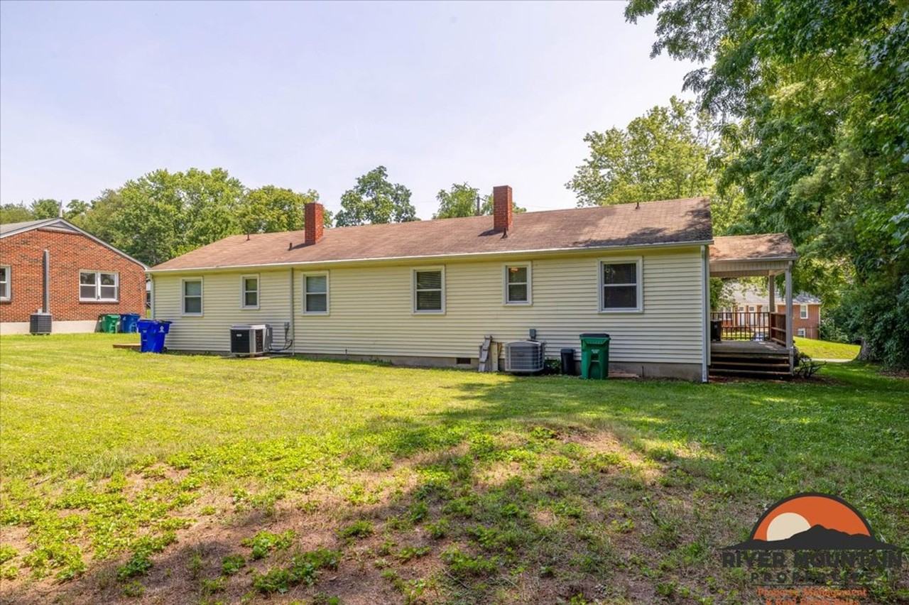 1001 Montgomery St - Photo 2 of 19