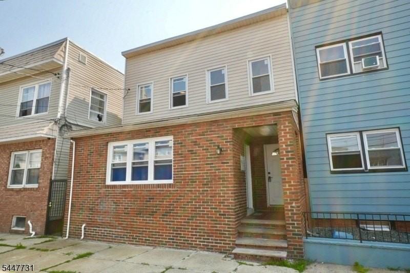 210 Sanford Ave Apt 2 #2 - Photo 2 of 18