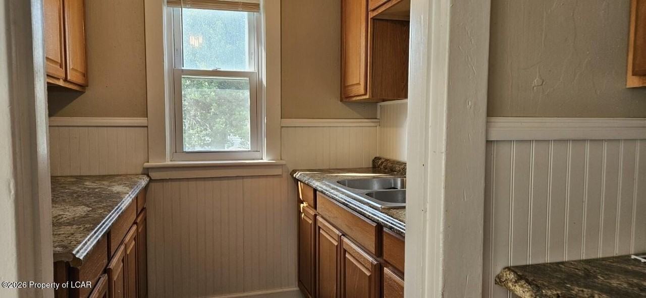 16 N Atherton Ave - Photo 5 of 11