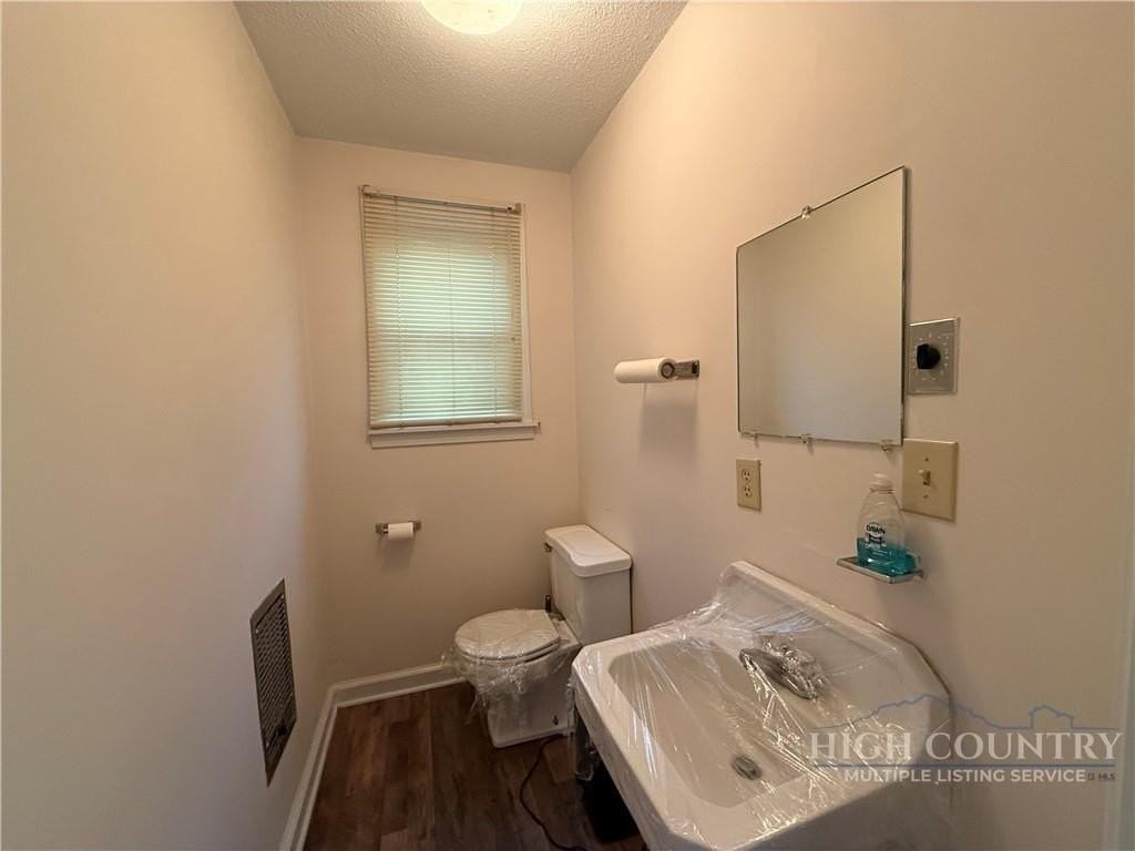 519 E Main St - Photo 3 of 8
