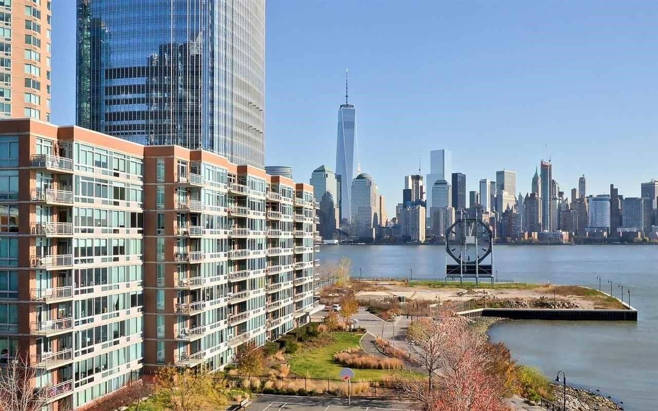 25 Hudson St #412