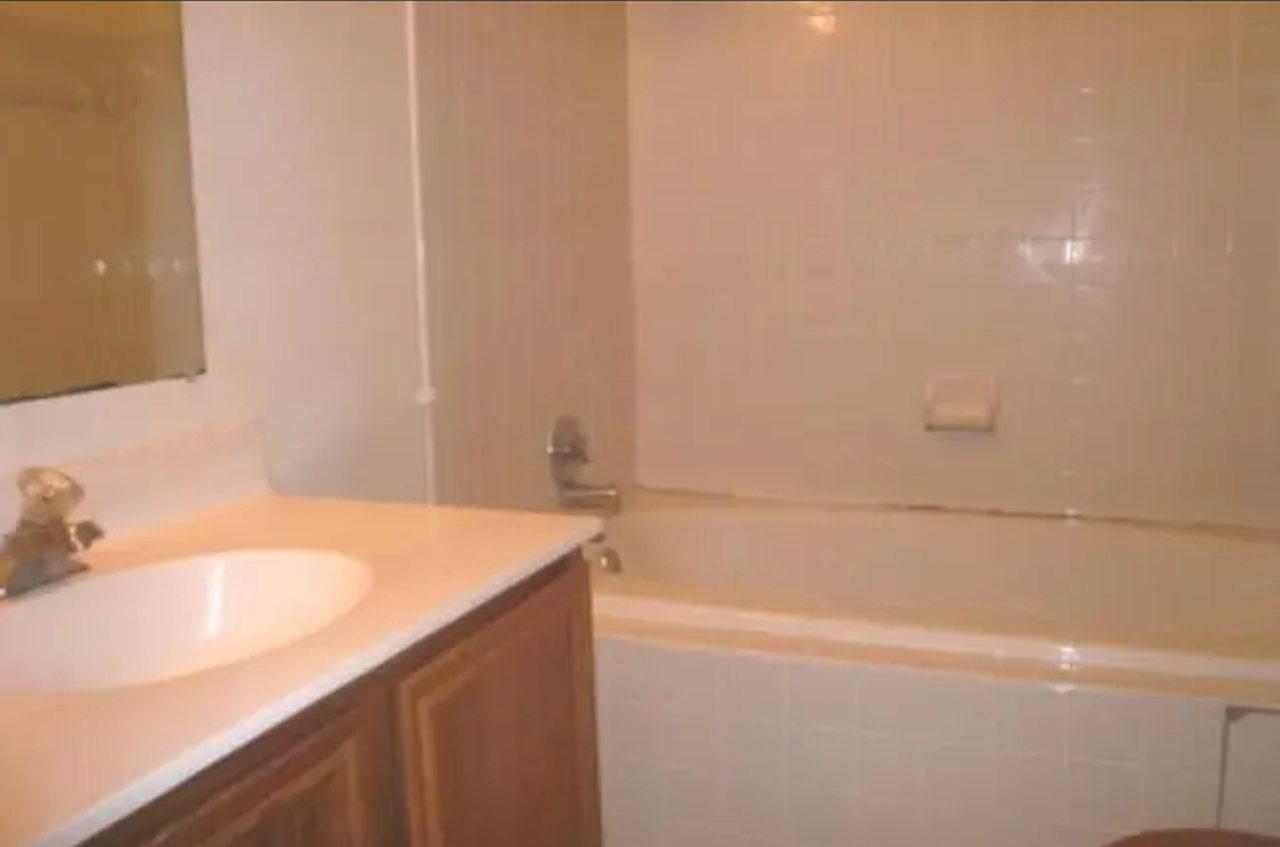 200 Grosvenor Ln - Photo 5 of 21