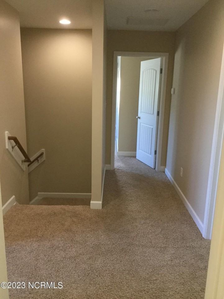 748 Chadwick Shores Dr - Photo 7 of 20