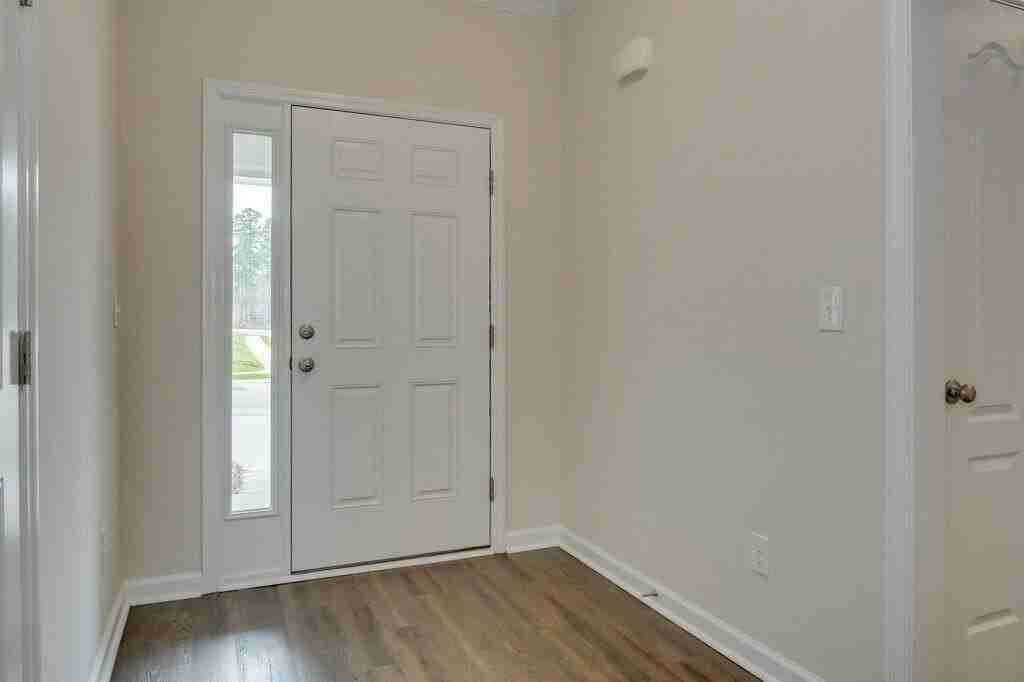 343 Norwich Dr - Photo 5 of 26