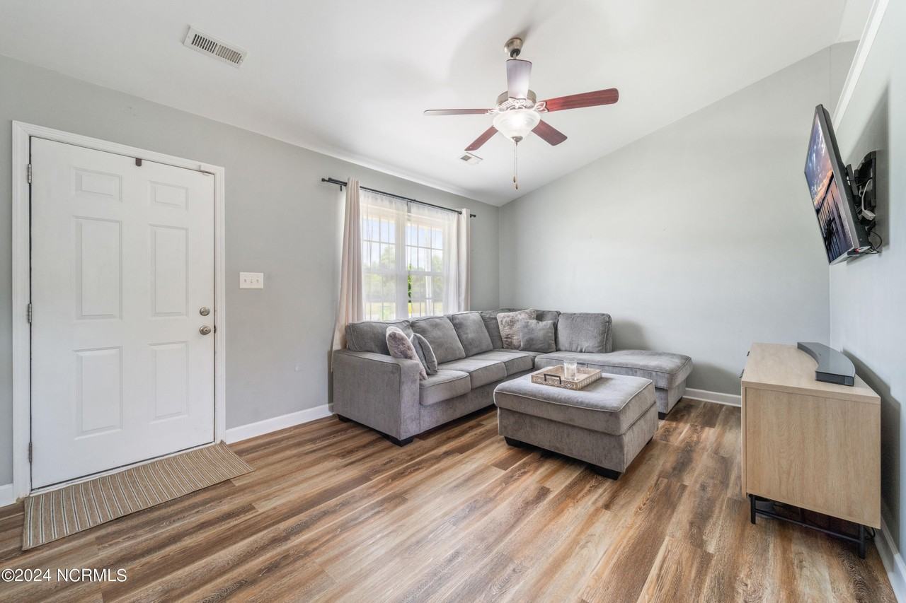 120 Woodbury Farm Dr - Photo 4 of 22