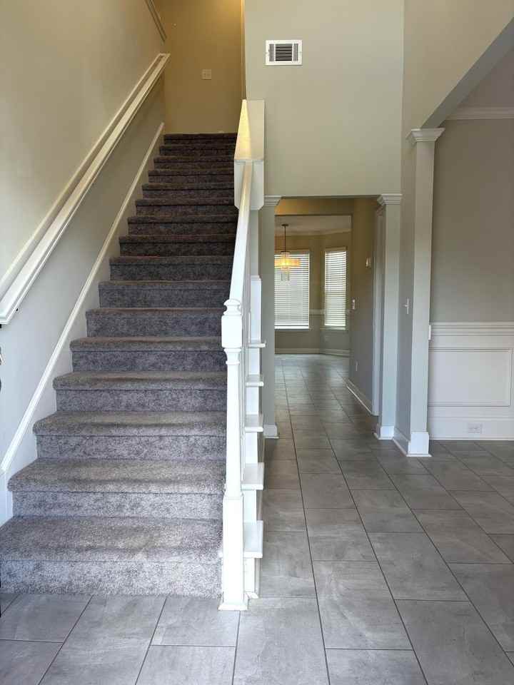 5277 Copse Dr - Photo 3 of 33