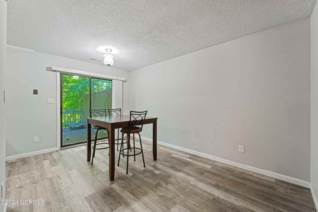 18 S Onsville Pl - Photo 6 of 15