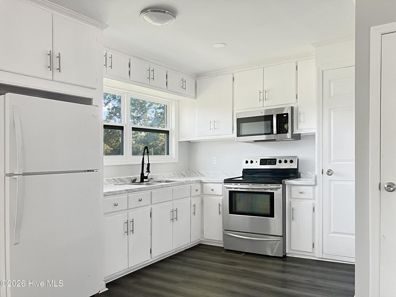 500 Wilkins Rd - Photo 2 of 12