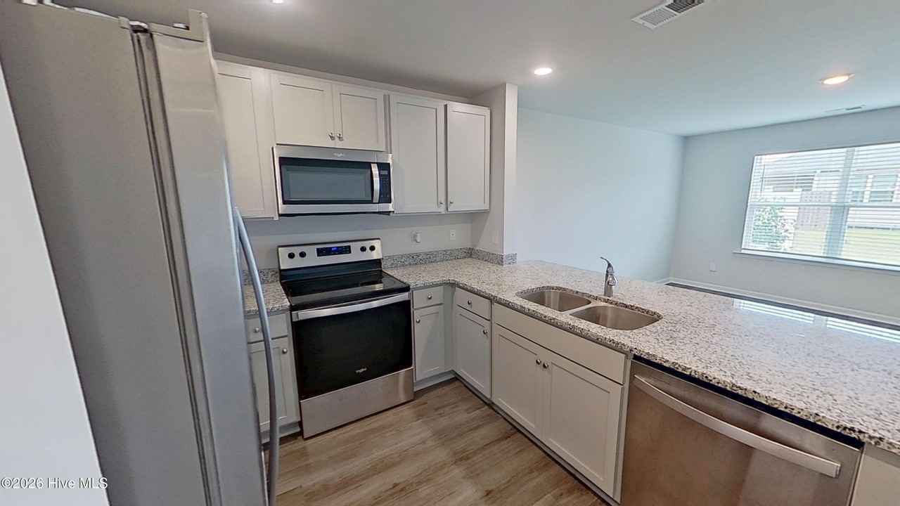 3110 Lobelia Ln - Photo 7 of 25