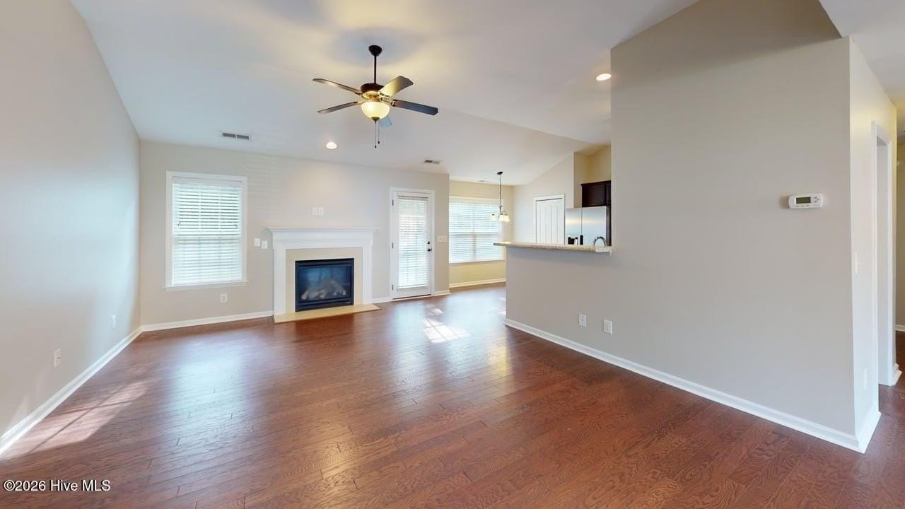3221 Austin Ave - Photo 5 of 33