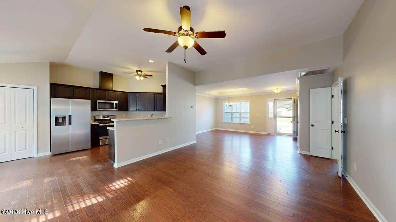 3221 Austin Ave - Photo 6 of 33