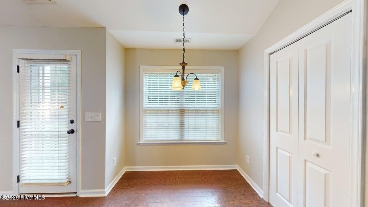 3221 Austin Ave - Photo 7 of 33