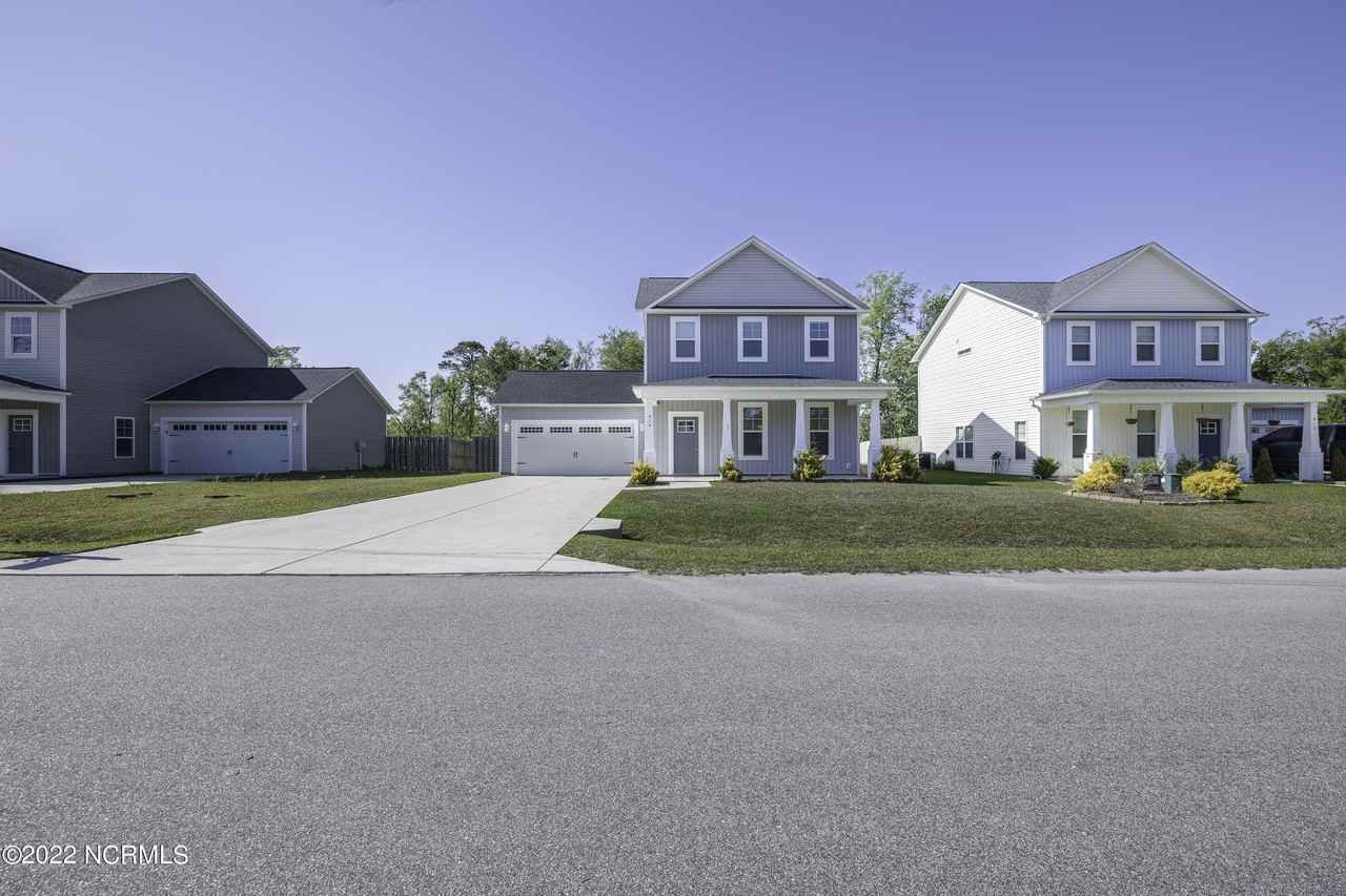 314 Holbrook Ln - Photo 3 of 24