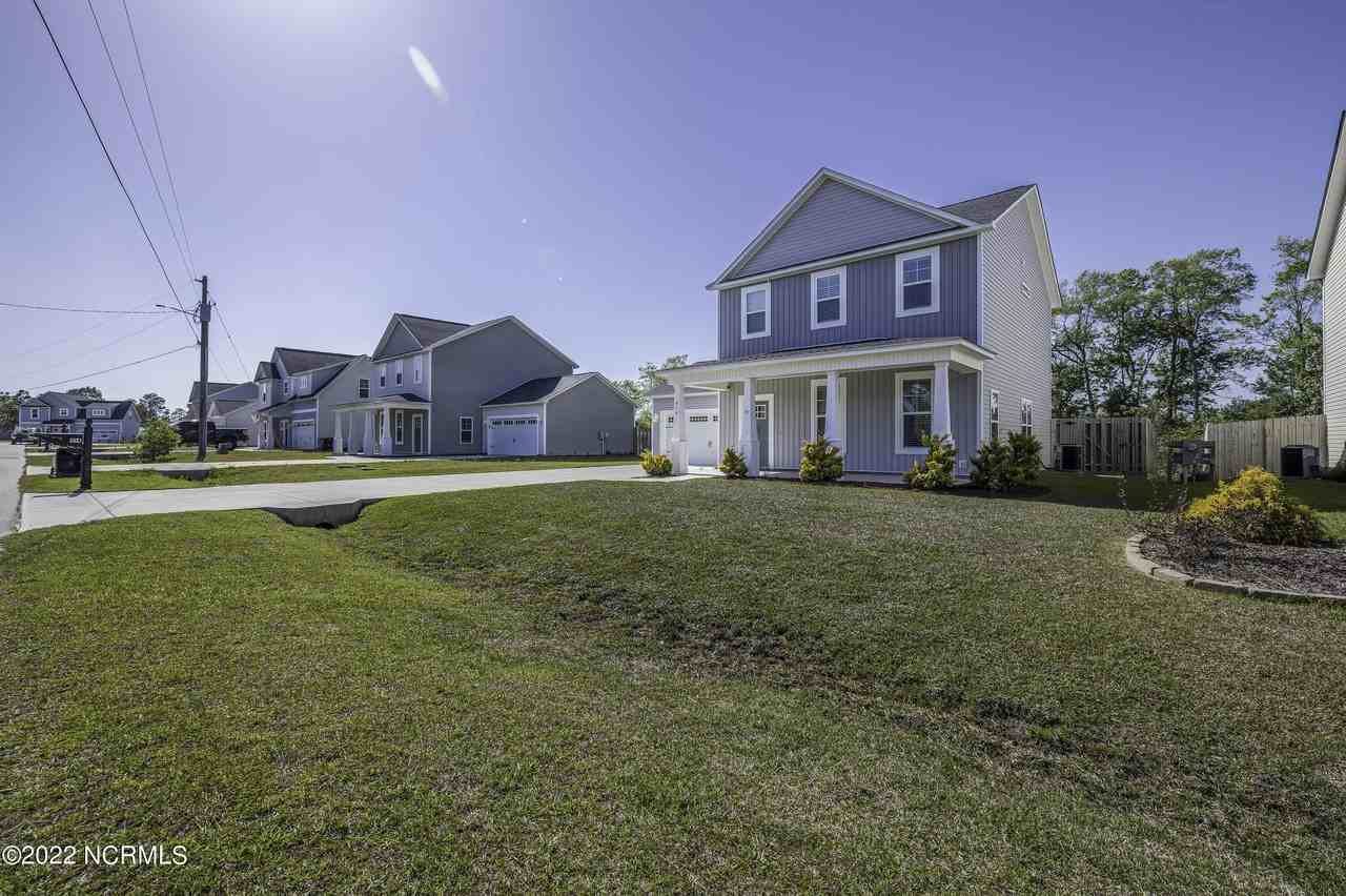 314 Holbrook Ln - Photo 5 of 24