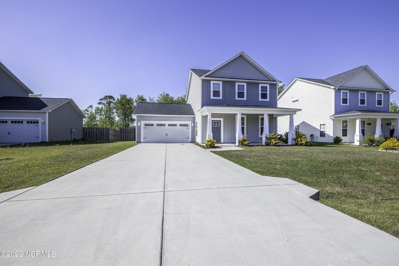 314 Holbrook Ln - Photo 6 of 24