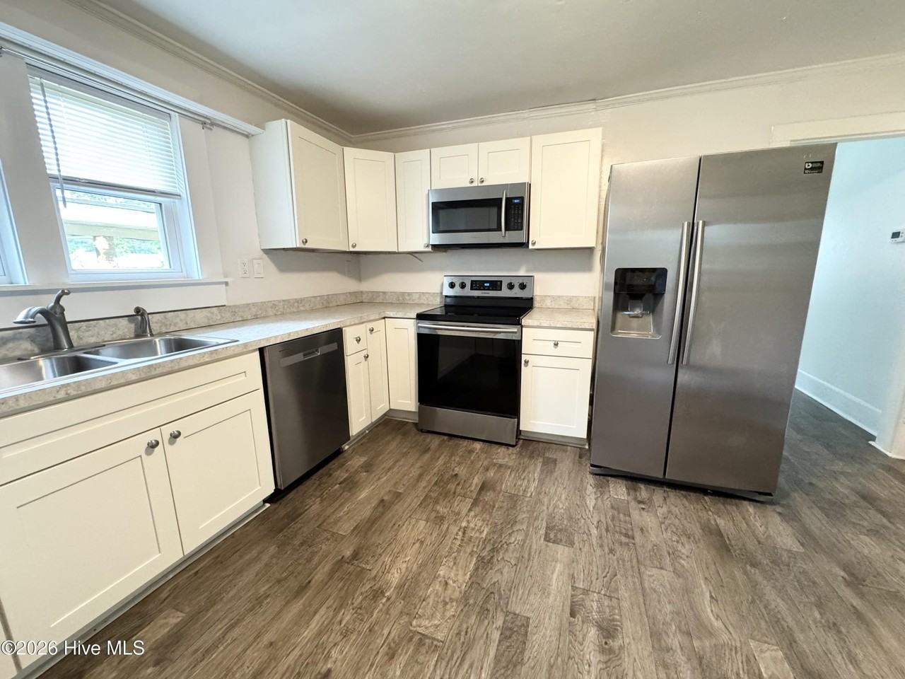 723 Pennsylvania Ave - Photo 5 of 9