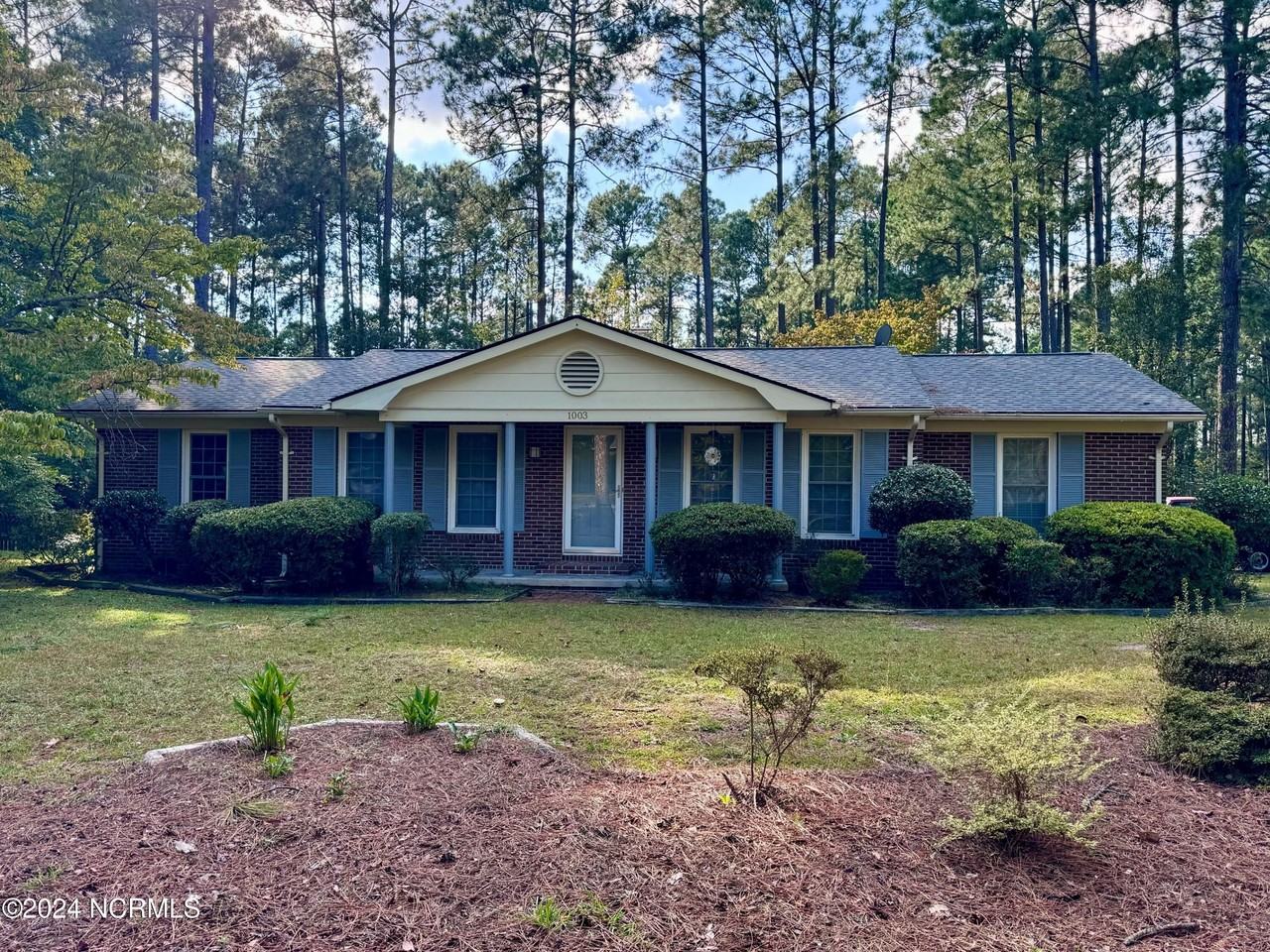 1003 Robinwood Rd - Photo 2 of 34