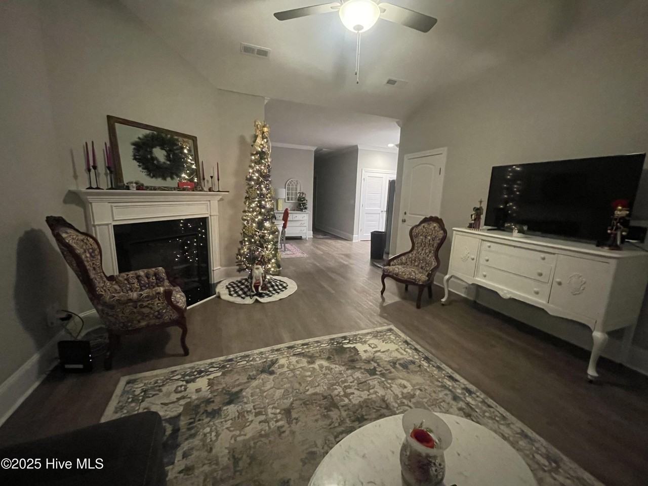 3217 Gordon Dr #A - Photo 4 of 15