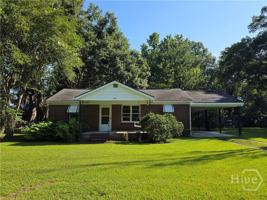 featured image of 404 E Moore St