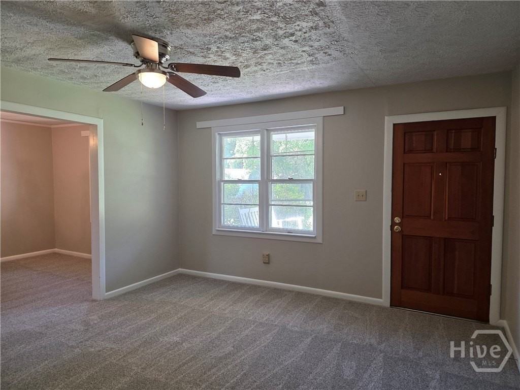 404 E Moore St - Photo 2 of 18