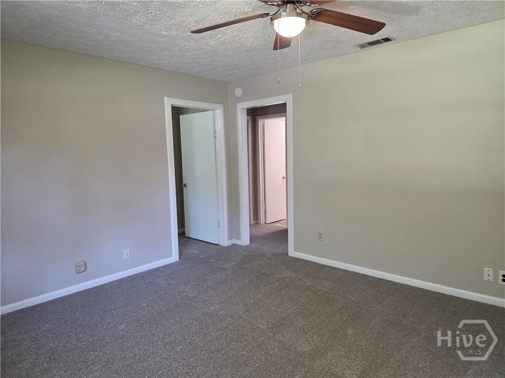 404 E Moore St - Photo 3 of 18