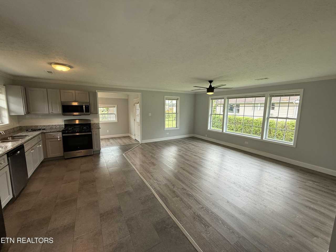 111 Marshall Cir - Photo 7 of 17