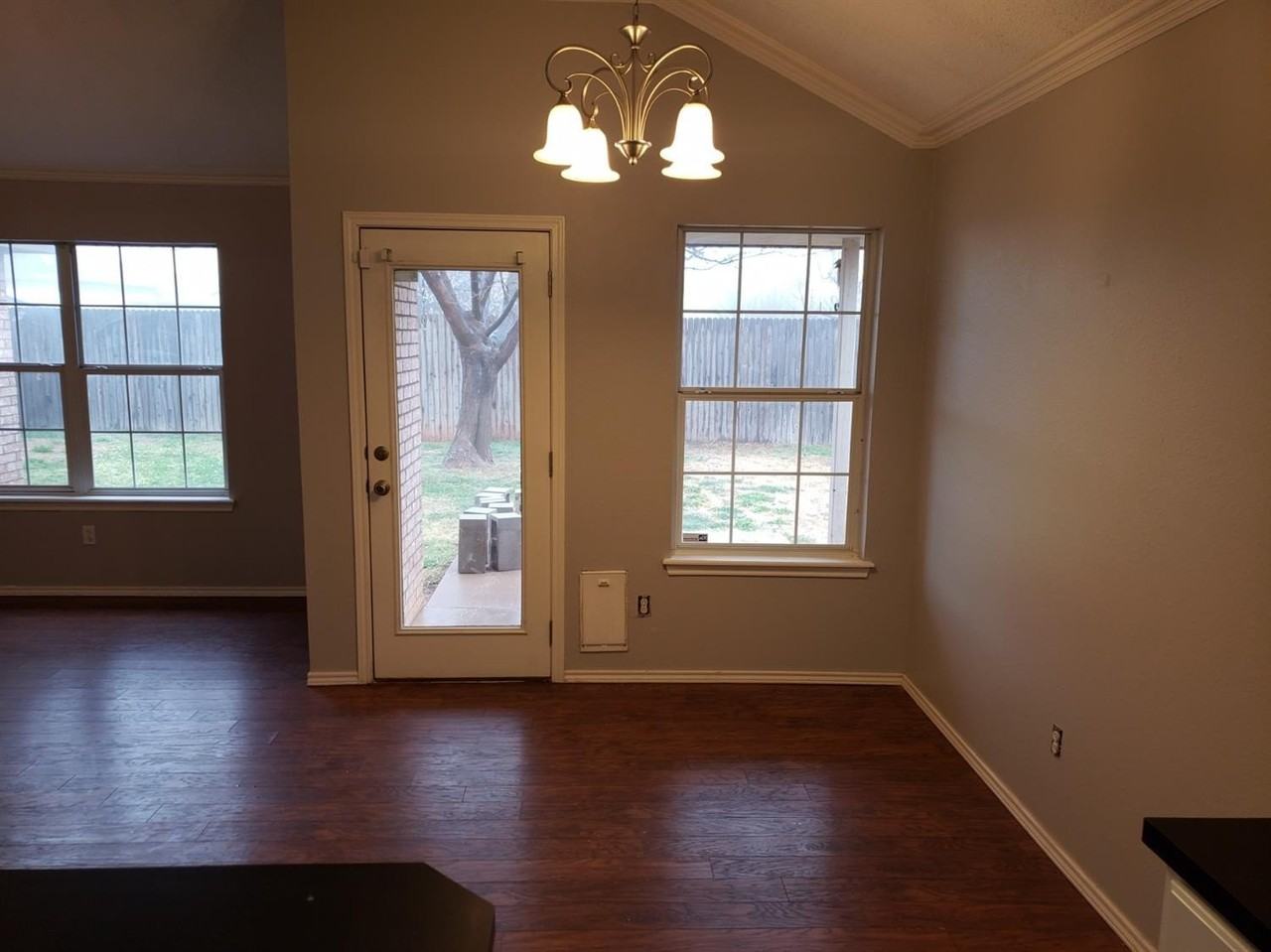 9705 Avenue W - Photo 4 of 21