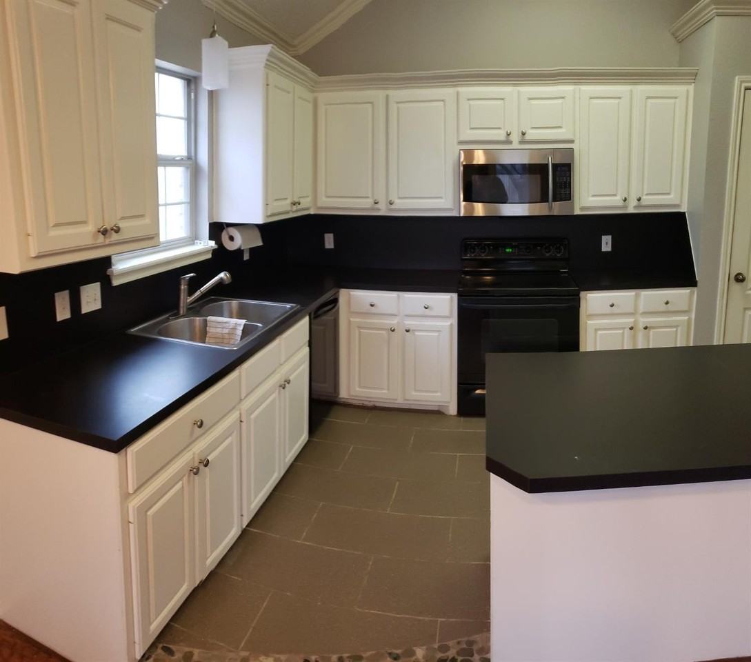 9705 Avenue W - Photo 7 of 21