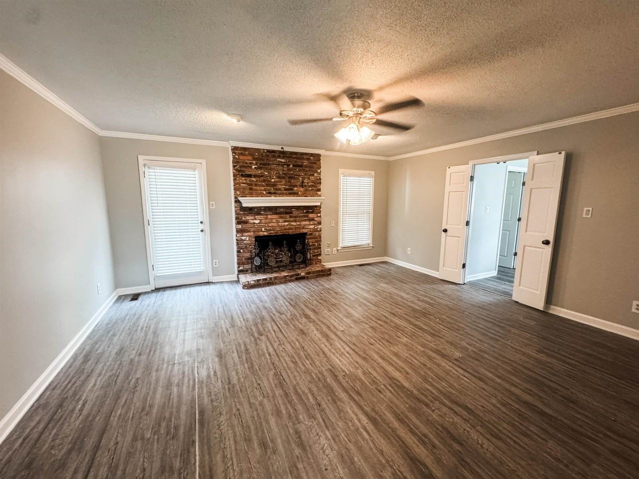 347 Dove Valley Rd - Photo 4 of 13