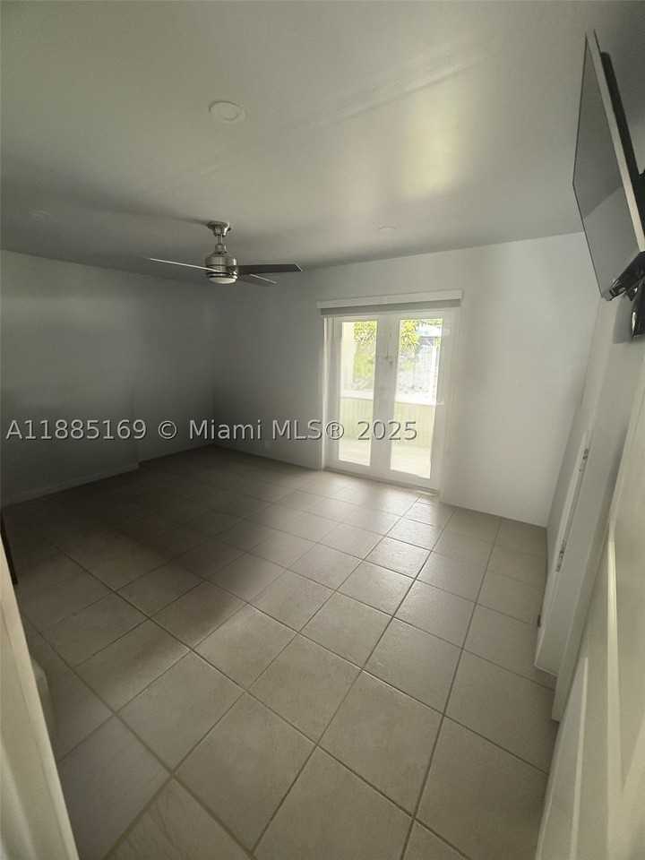 17255 Sw 302nd St #1 - Photo 4 of 18