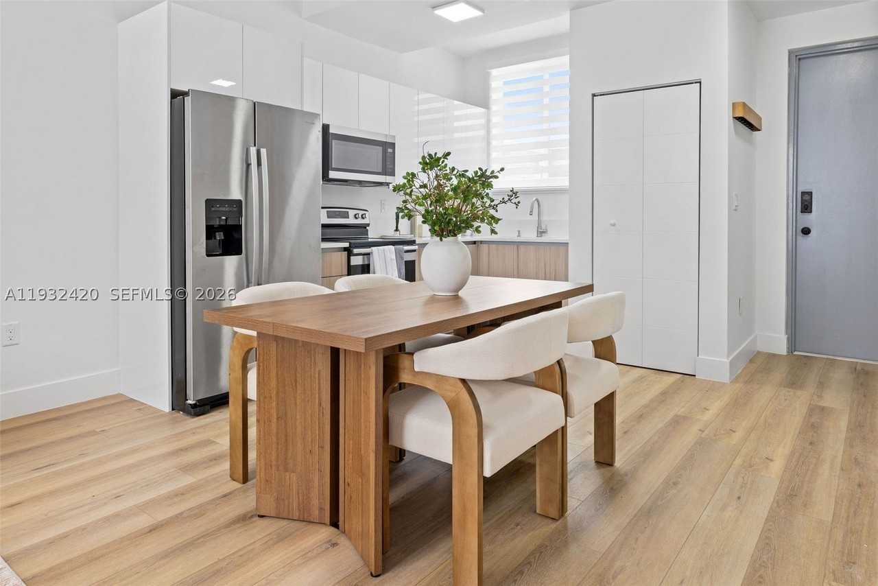 1542 Nw 2nd St #105 - Photo 7 of 18