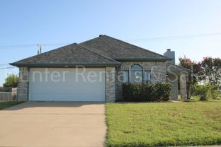 2701 Fieldstone Dr - Photo 1 of 1