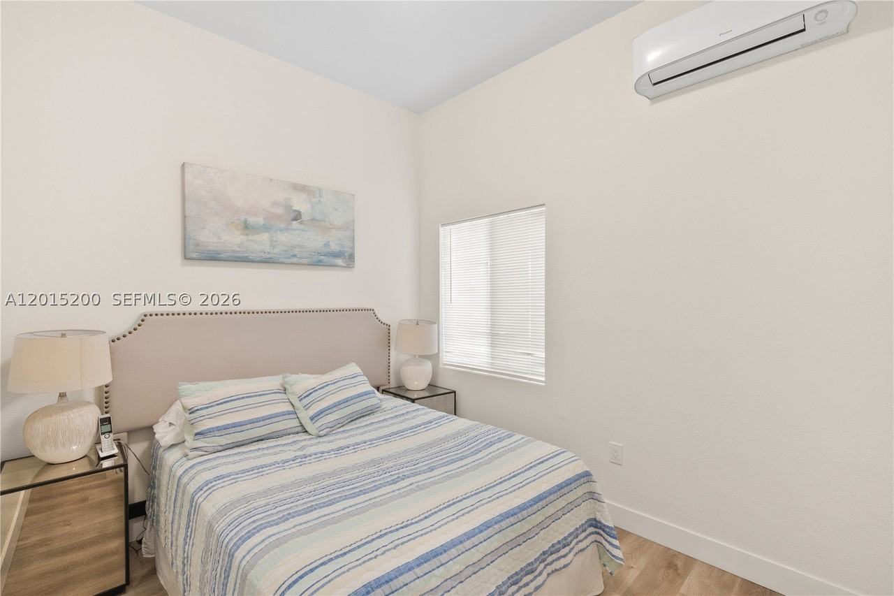 830 Se 14th St #3 - Photo 7 of 13
