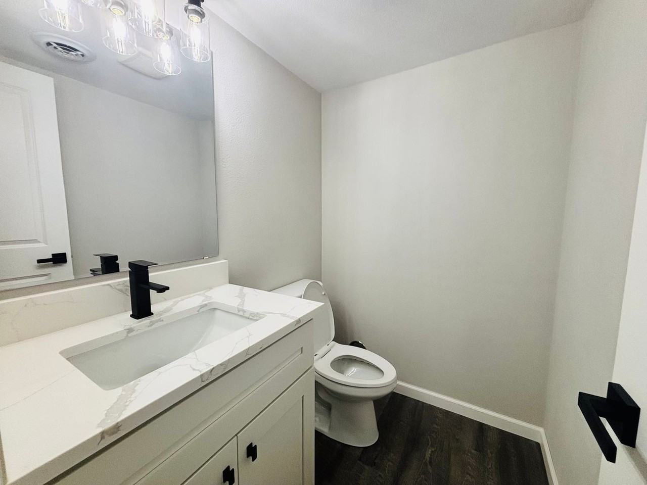 101 N Oak St - Photo 6 of 20