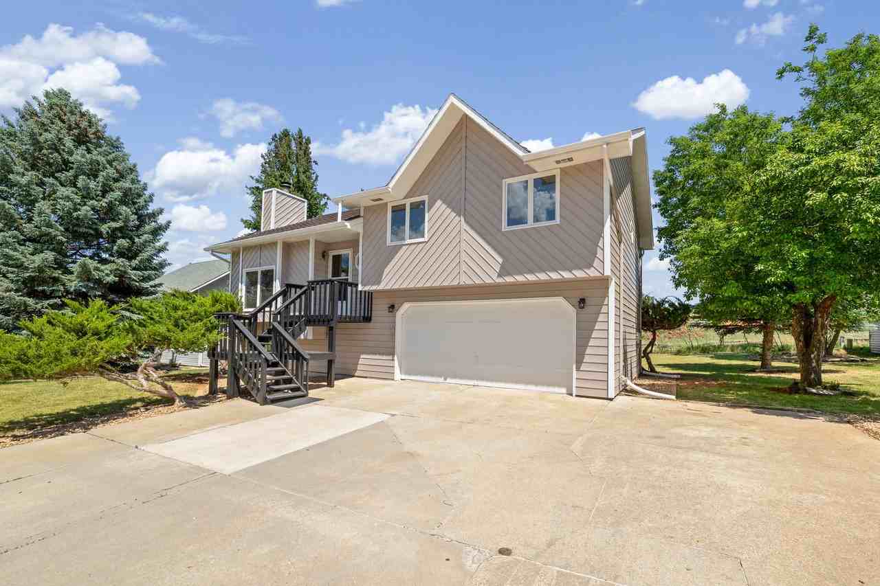 3704 Meadowbrook Dr - Photo 5 of 27