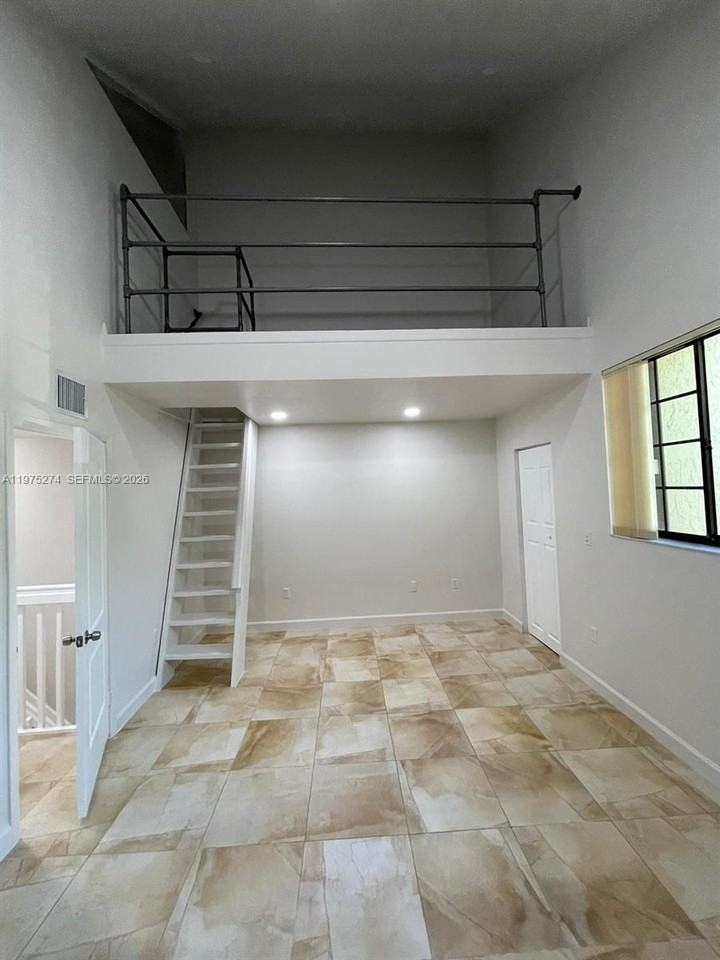 13037 Sw 88th Ln #204A - Photo 6 of 8