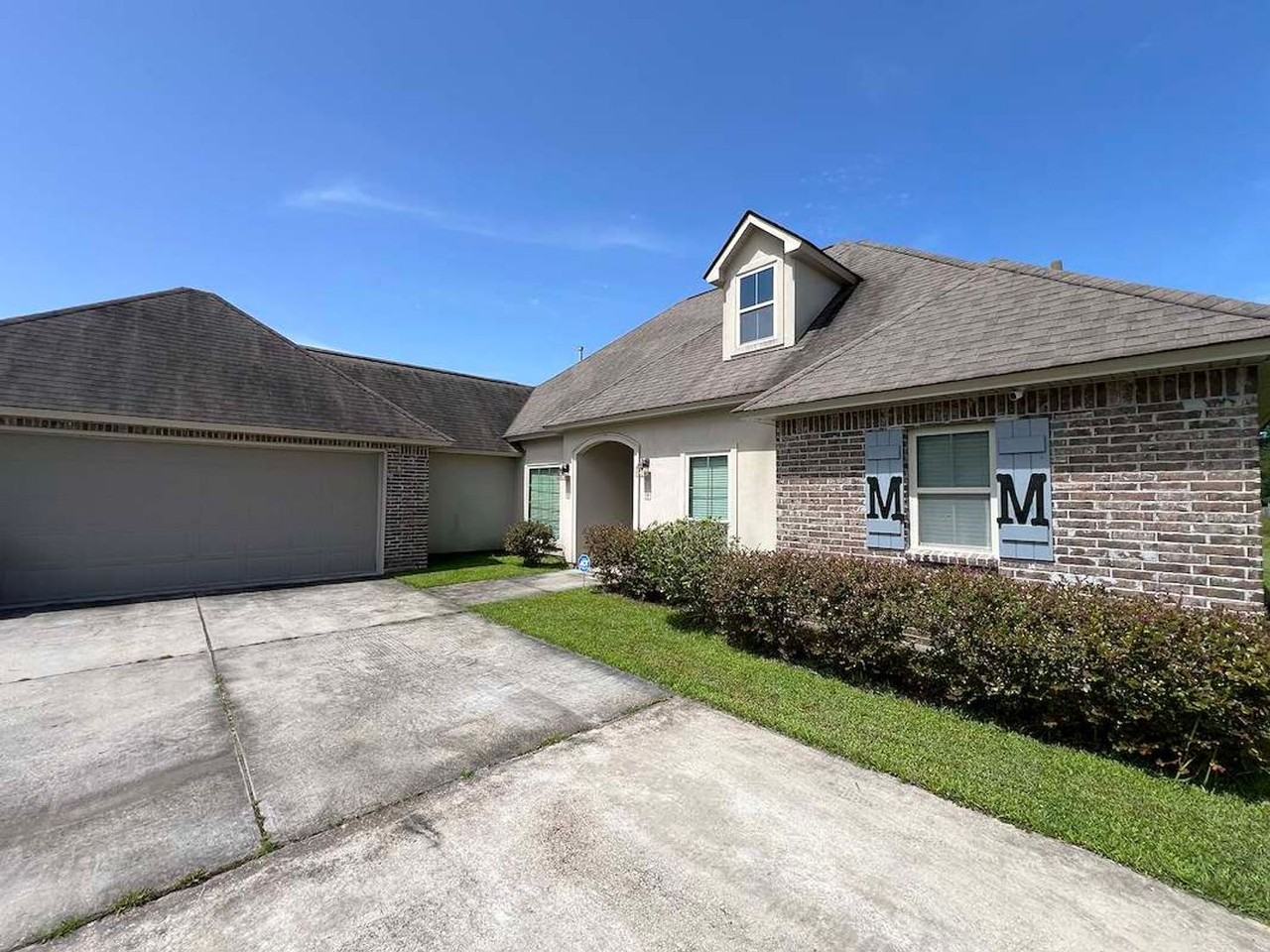 18063 River Landing Dr - Photo 2 of 25