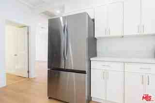 1443 N Mariposa Ave - Photo 7 of 8