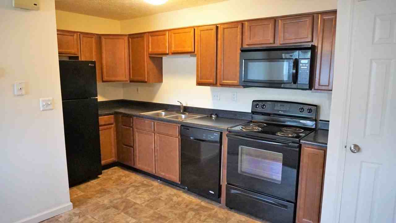 Vantage Pointe Apartments - Photo 4 of 10