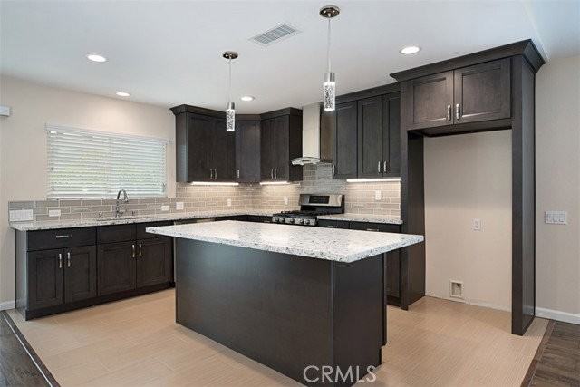 602 Carnation Dr - Photo 3 of 8