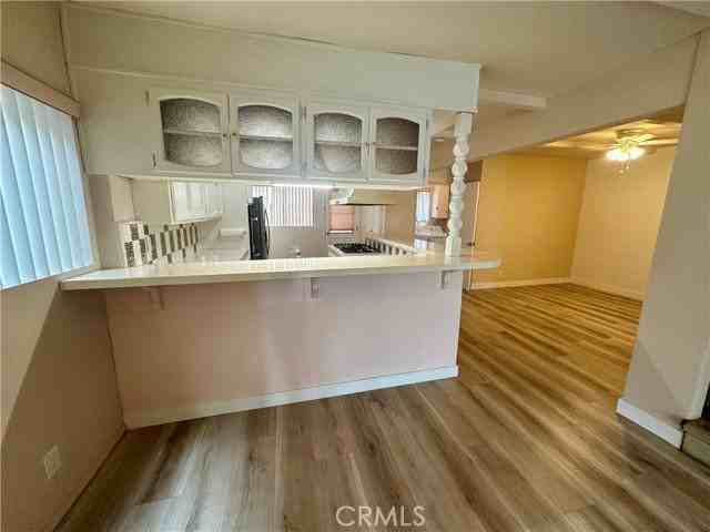 205 18th St - Photo 5 of 8