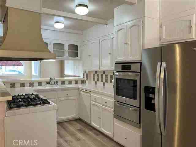 205 18th St - Photo 7 of 8
