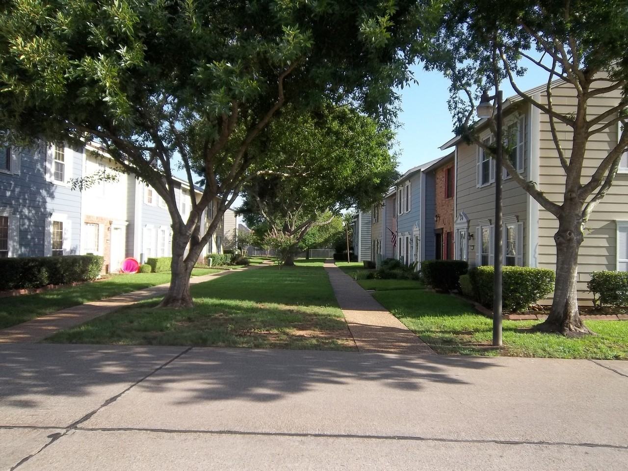 10301 Loma Vista Dr - Photo 2 of 26