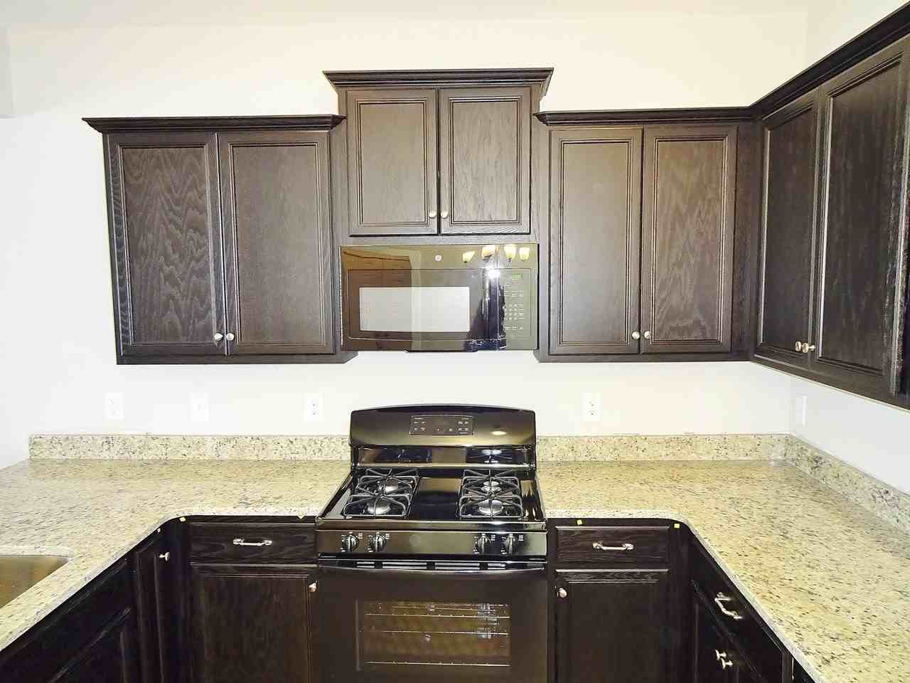 555 Polo Way - Photo 7 of 25