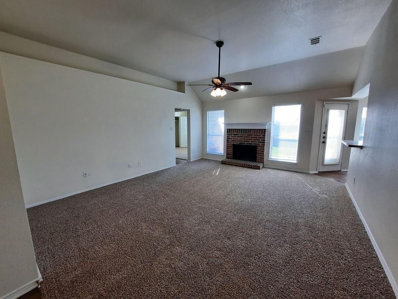 1016 Glenhaven Dr - Photo 5 of 27