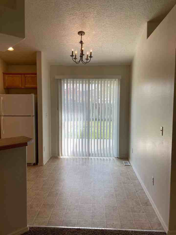 641 E Heritage Park St - Photo 5 of 25